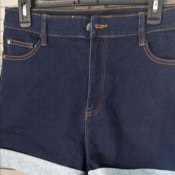Fashion Nova Blue Jean Shorts High-Waisted Cuffed - Picture 5 of 11